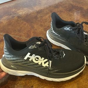 Hoka One One Mach 5